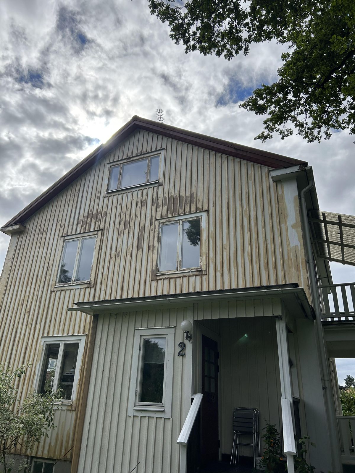 Utvändig målning av villa i Adolfsberg, Örebro – bild 10
