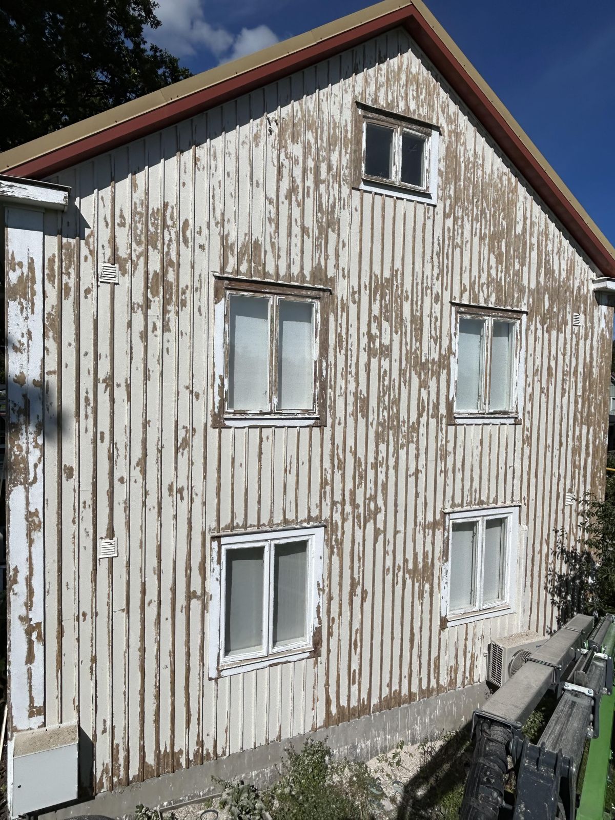 Utvändig målning av villa i Adolfsberg, Örebro – bild 9