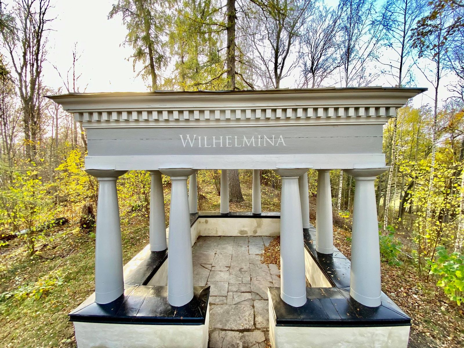 Målning av Wilhelmina-templet i Lindesberg – bild 2